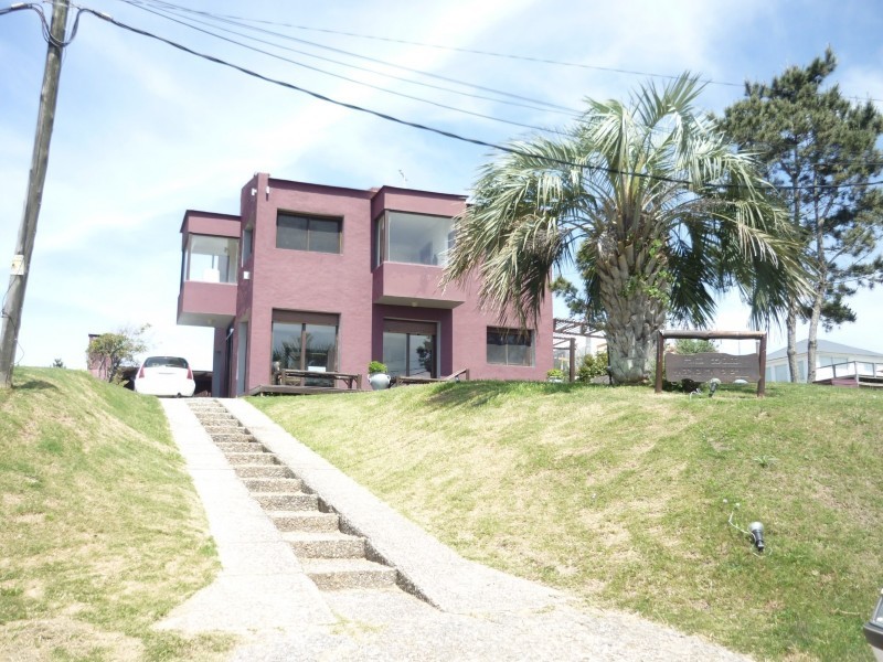Casa en venta y alquiler en Altos de Punta Piedras